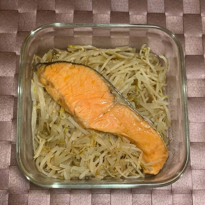 【電子レンジで】鮭ともやしのバター醤油蒸し